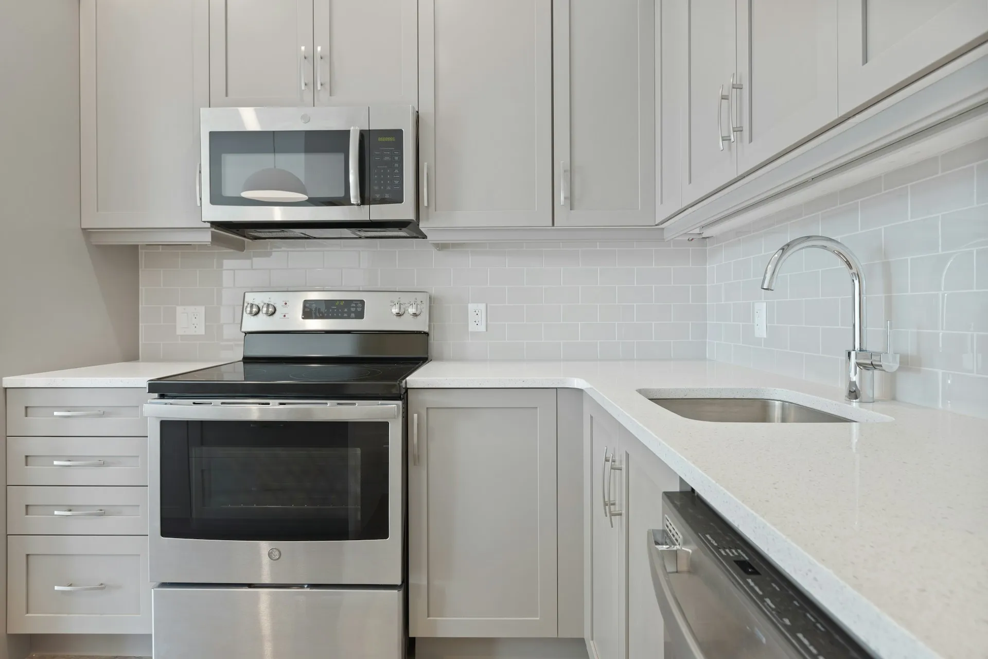 Essential Guide to the Types of Countertop Edges for Your Home