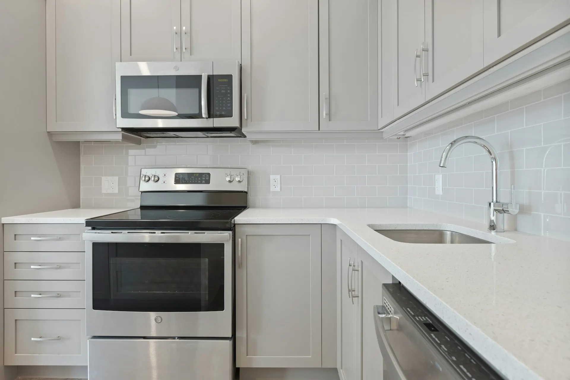 Essential Guide to the Types of Countertop Edges for Your Home