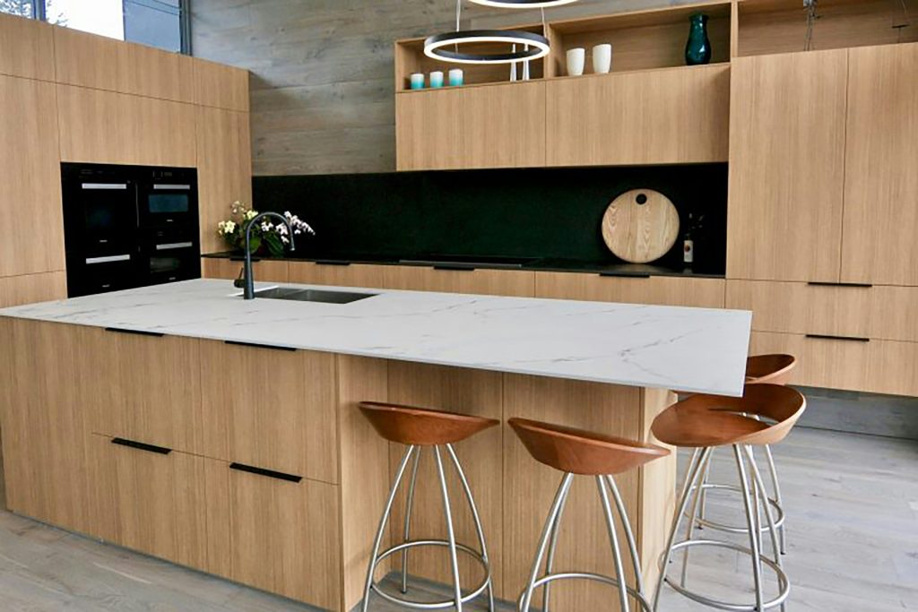 Modern Kitchen Island with Stools
